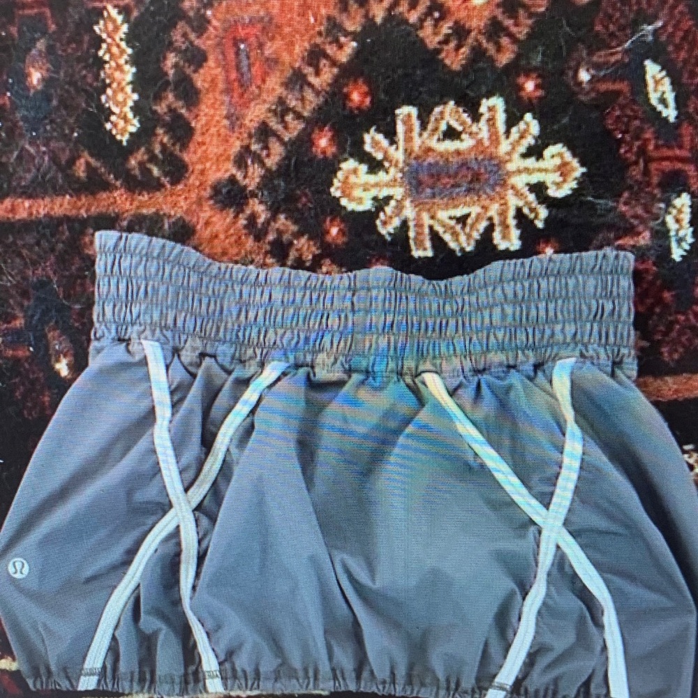 Lululemon light it up skirt RARE 4